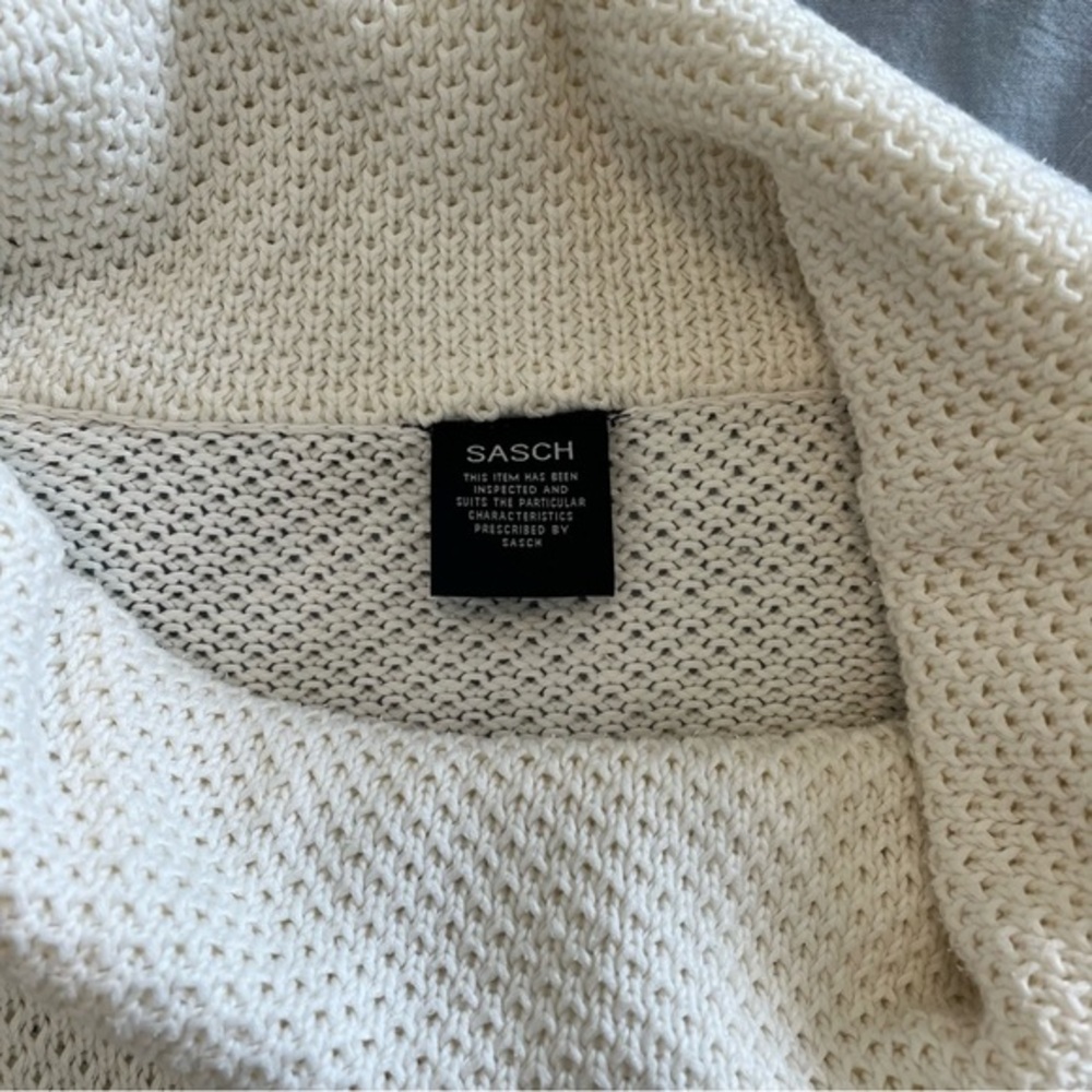 Waffle‎ Knit Cinch Waist White Turtleneck Sweater. - Picture 5 of 5